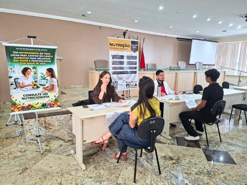 Alunos da Fibra realizam atendimentos em alusão ao dia do Servidor Público