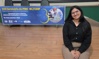 Aluna de Veterinária apresenta trabalho no XXX Seminário do PIBIC
