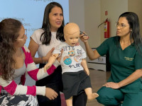 Centro Universitário Fibra realiza minicurso sobre desengasgo em alusão ao Dia do Enfermeiro